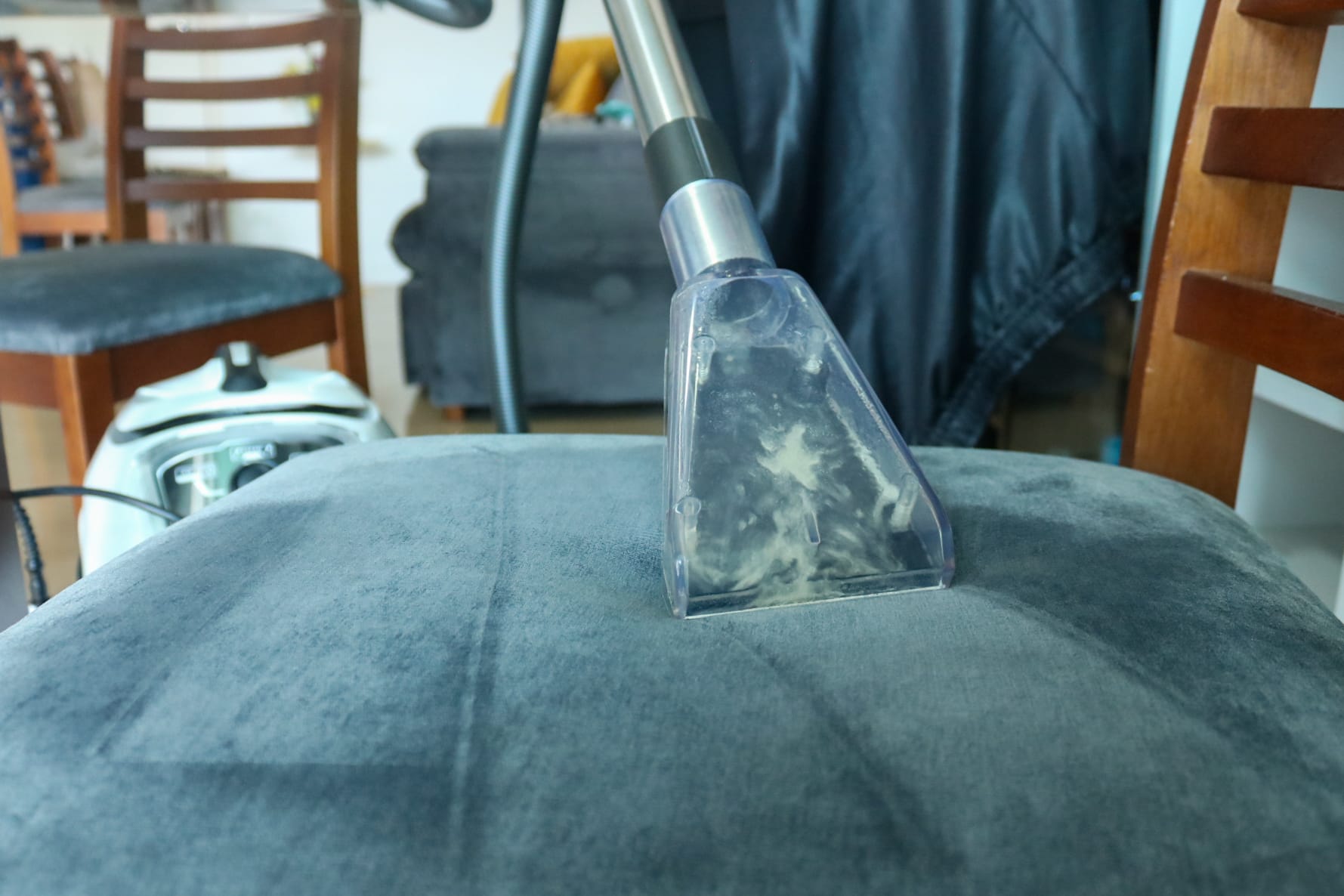 Como usar uma extratora de sujeira?